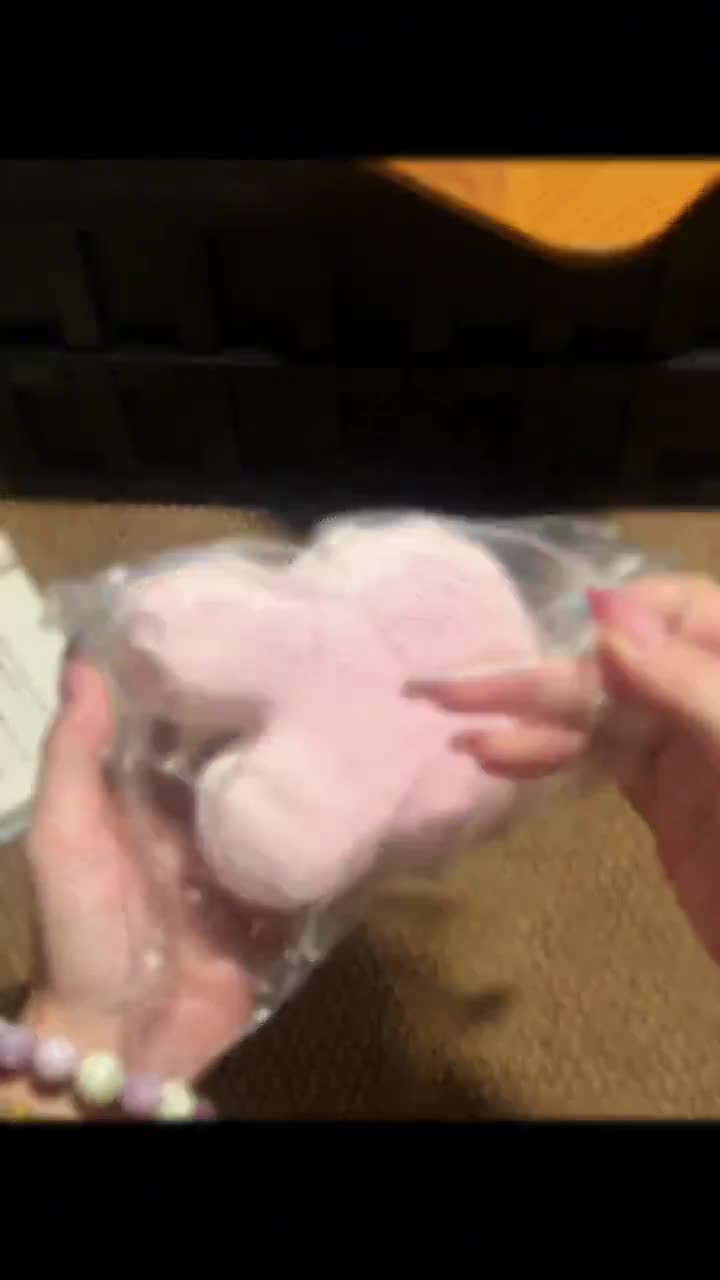 Lisa Squishy pink product unboxing